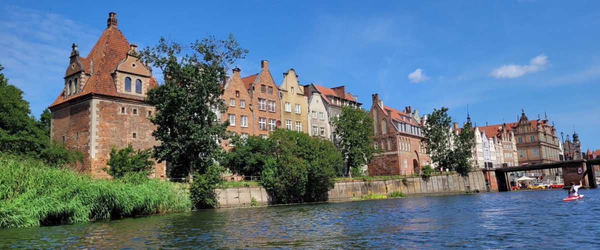 Widok na Gdańsk z poziomu Motławy